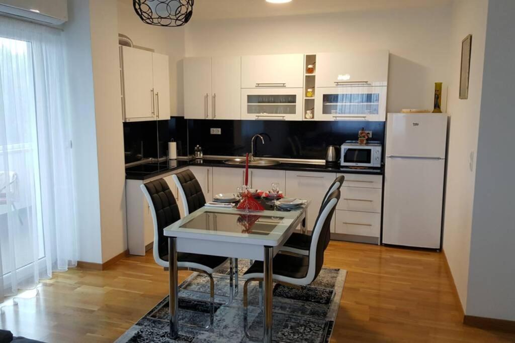 Fantasy Apartment Tuzla Eksteriør bilde